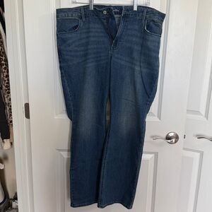 Old Navy Mid-Rise Boot-Cut Jeans in Blue